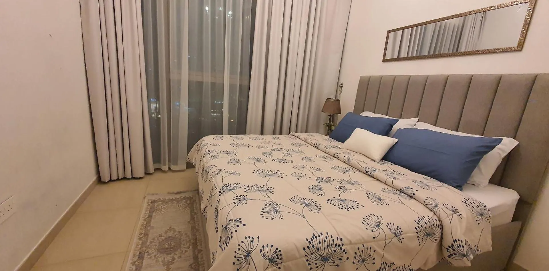 Svizona Premium 2Bhk, Burj Khalifa View, Downtown Dubai Apartment