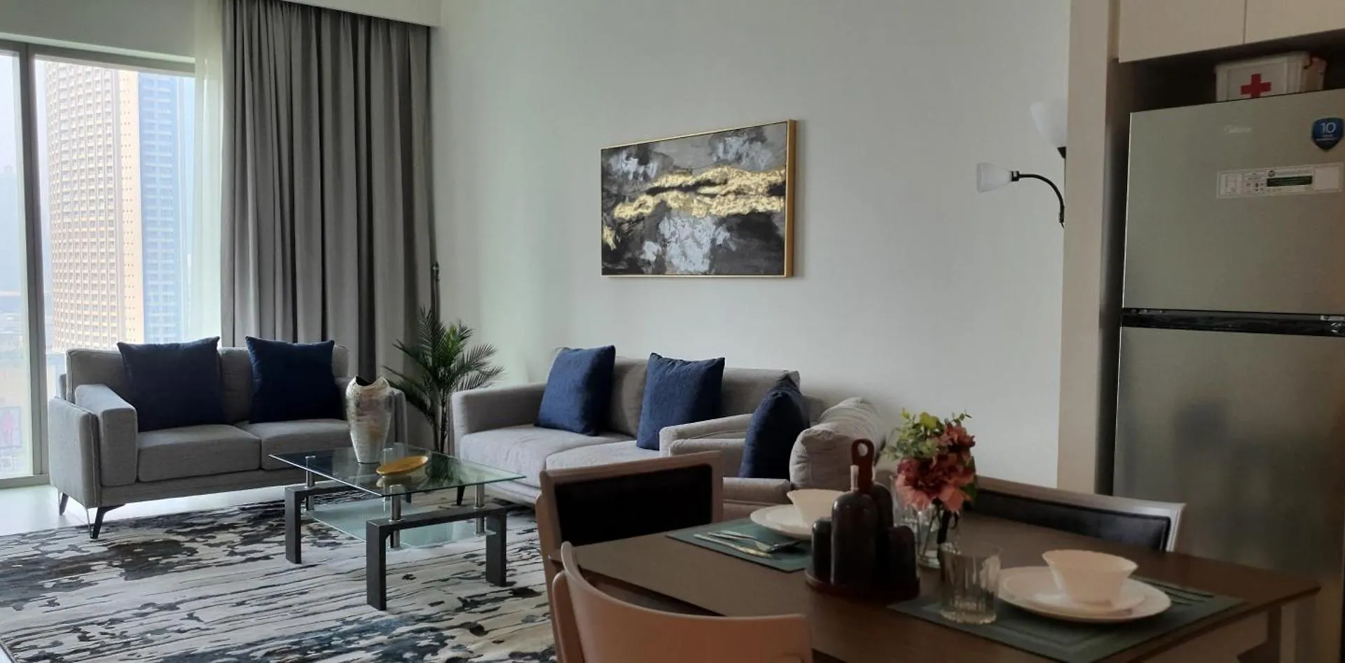 Svizona Premium 2Bhk, Burj Khalifa View, Downtown Dubai Apartment