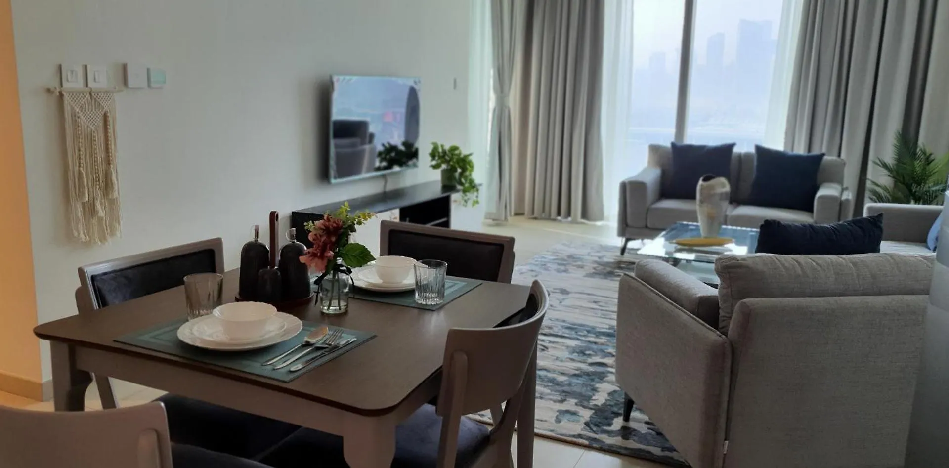 Svizona Premium 2Bhk, Burj Khalifa View, Downtown Dubai Apartment